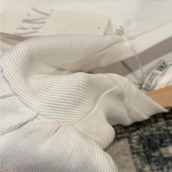 Zara Ribbed white Ruffle Sleeve Top - Picture 4 of 4